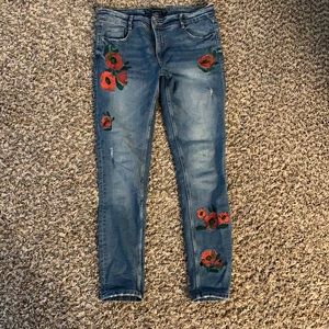Floral embroidered skinny jeans